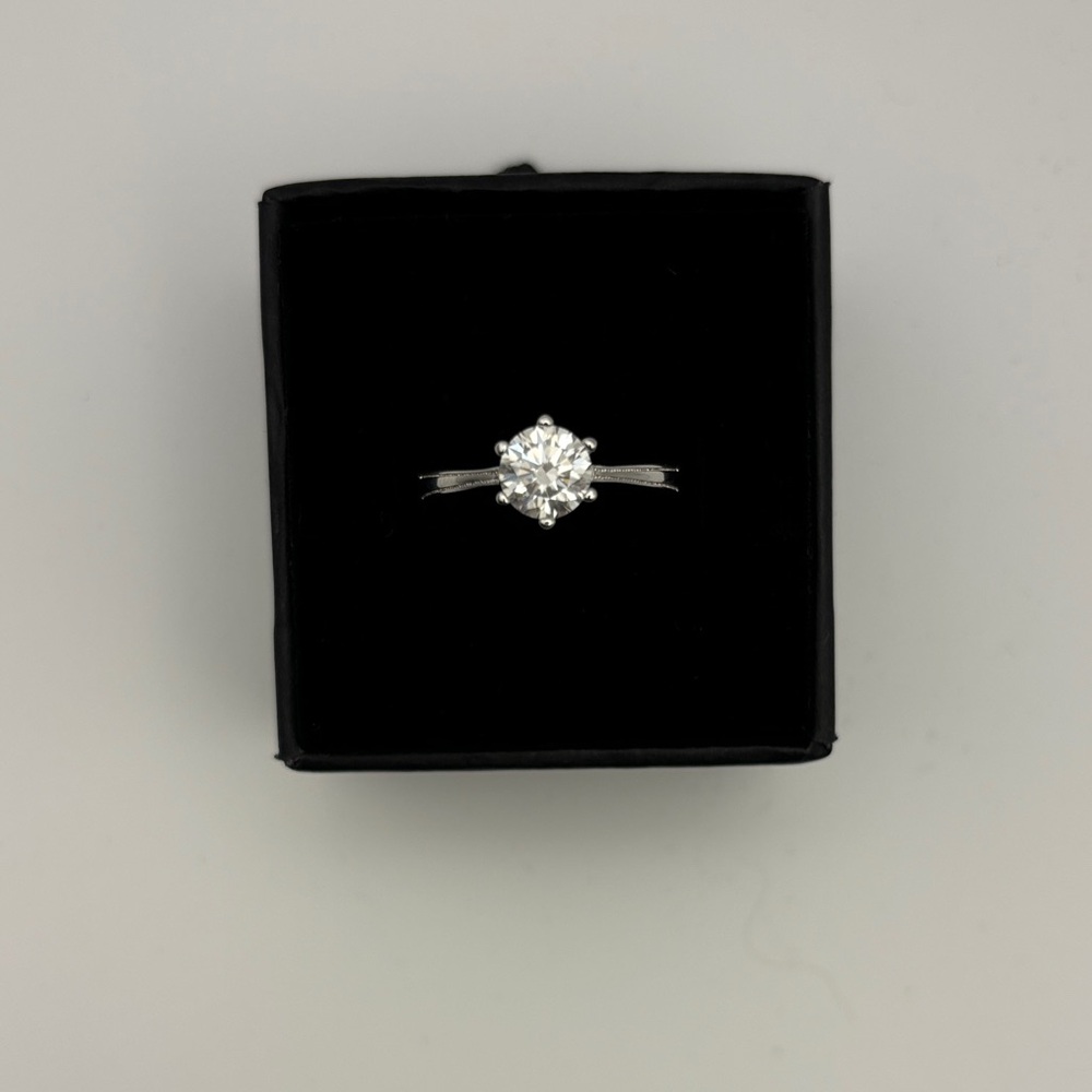 Elegant Sterling Silver 1.0 CT Moissanite Ring